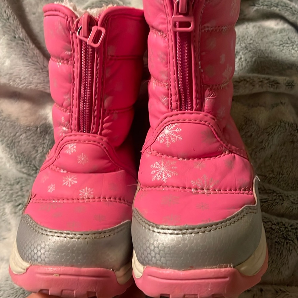 Snow boots, size 9